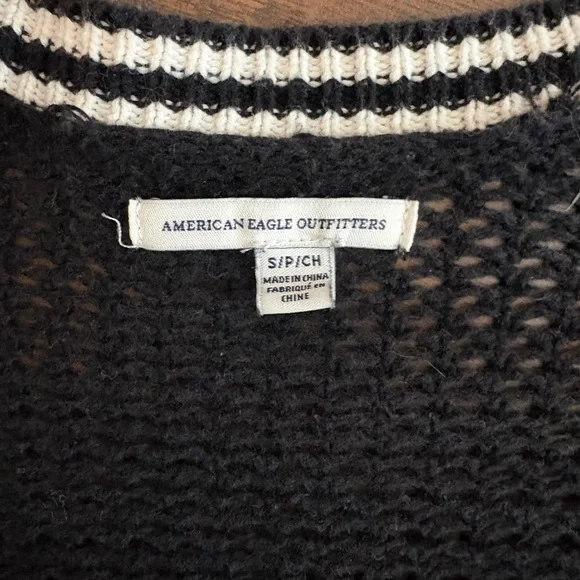 American Eagle Outfitters Black Cardigan with White Trim - Picture 2 of 2